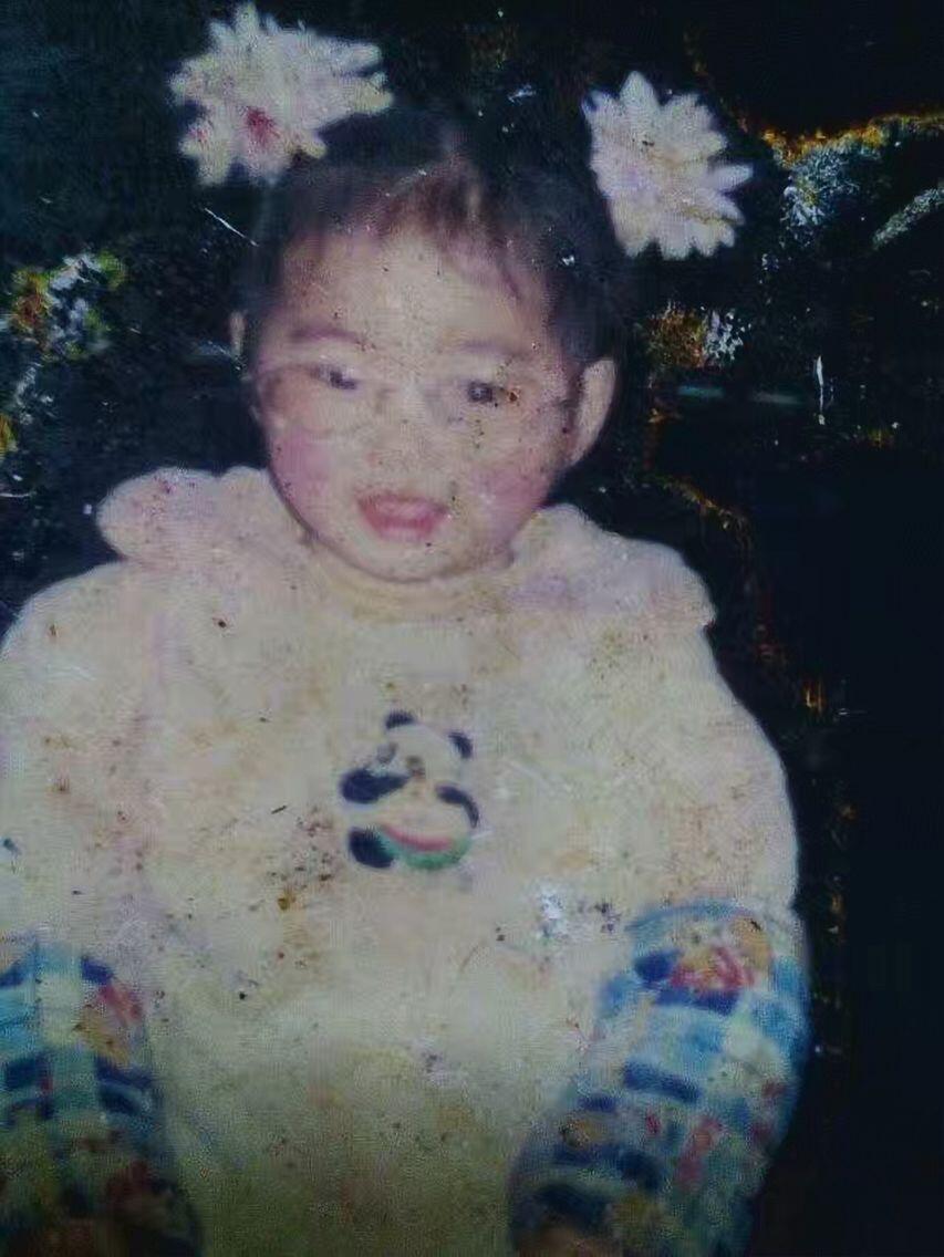 原帖封面：有大佬能帮忙修复一下老照片吗？