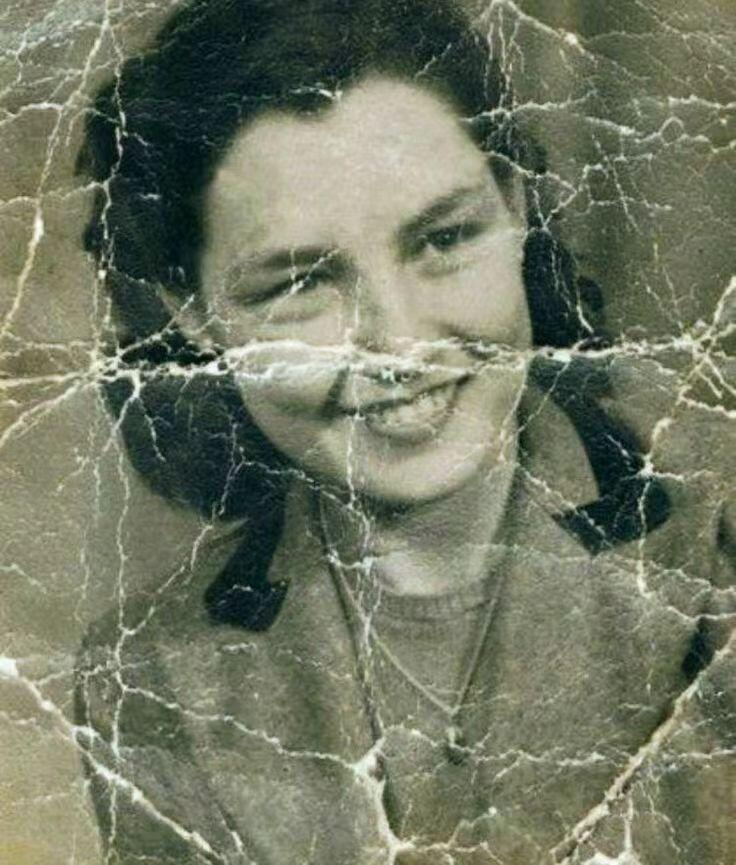 Cover of the original post: Old photos restored with AI are just so 